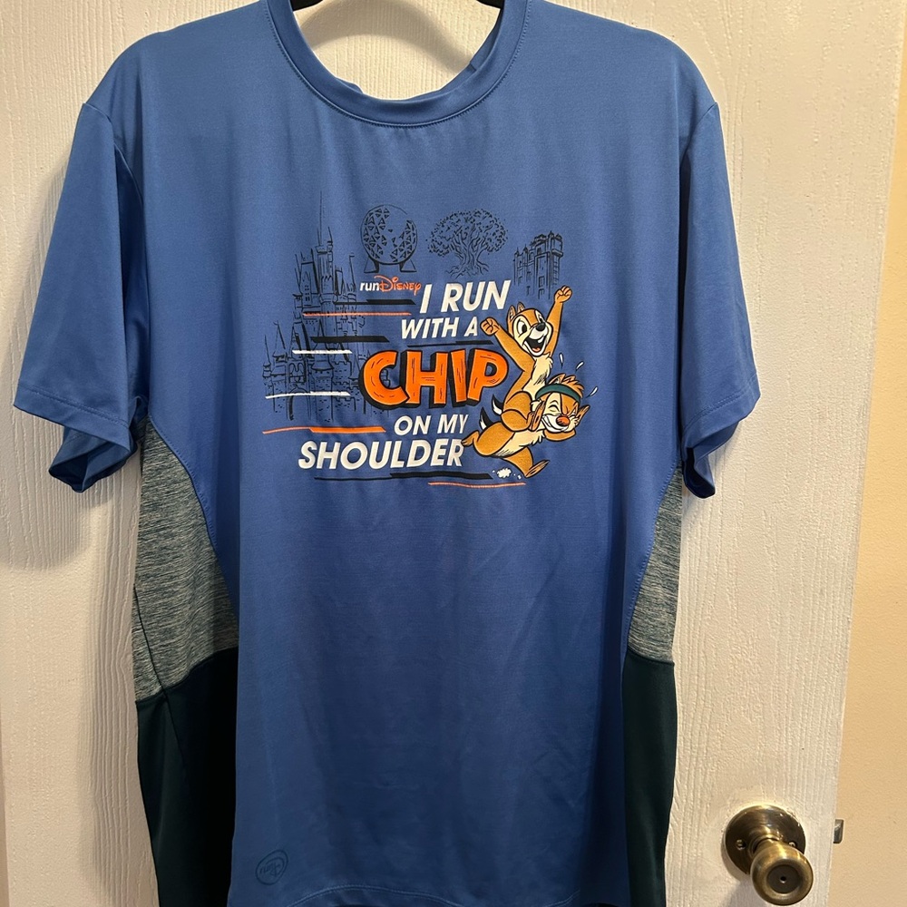 Run Disney men’s T shirt